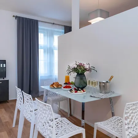 Seven Wishes Boutique By Dwellfort プラハ